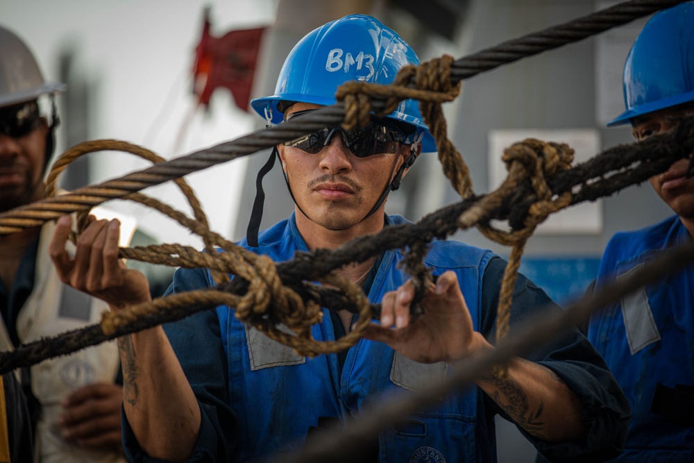 USS Carney (DDG 64) Conducts RAS w/ USNS Medgar Evers (T-AKE 13)