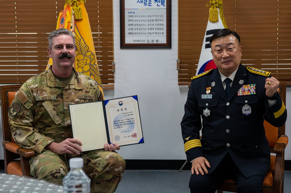 Kunsan fire chief recognized for distinguished service