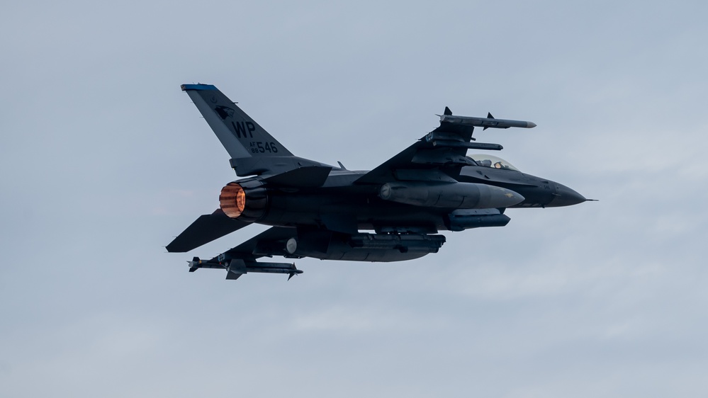 F-16s take flight at Kunsan AB