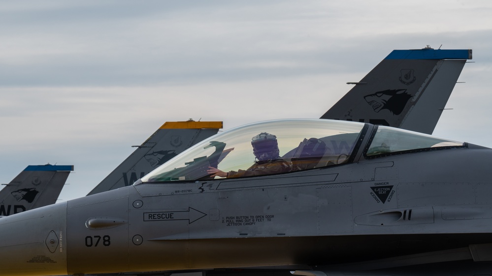 F-16s take flight at Kunsan AB