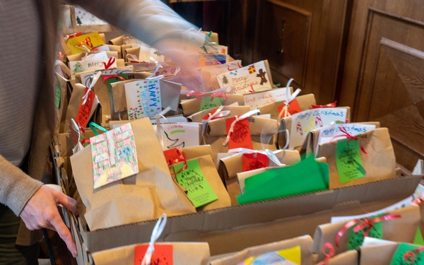 Sweet surprises: Christmas cookies delivered to RAB dorm Airmen