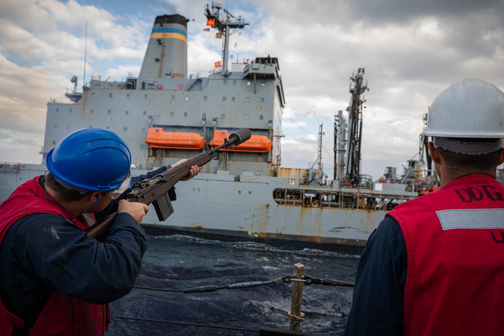 USS Carney (DDG 64) Conducts RAS with USNS Laramie (T-AO 203)