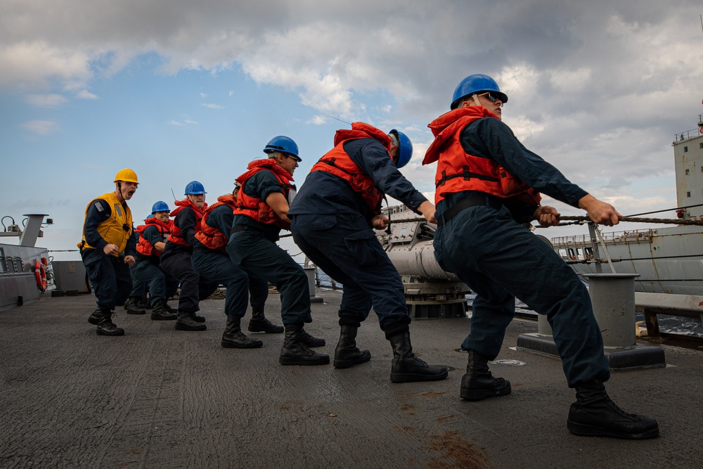 USS Carney (DDG 64) Conducts RAS with USNS Laramie (T-AO 203)