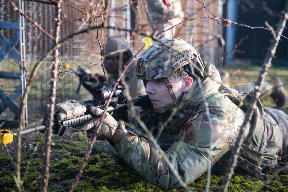 423d SFS completes weeklong weapons and tactics training