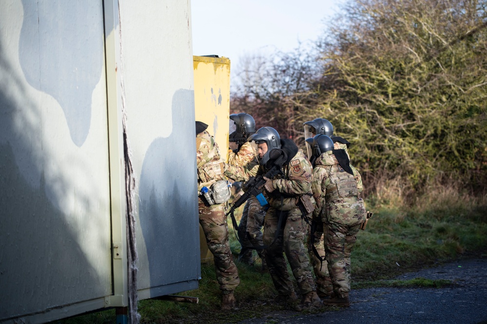 423d SFS completes weeklong weapons and tactics training