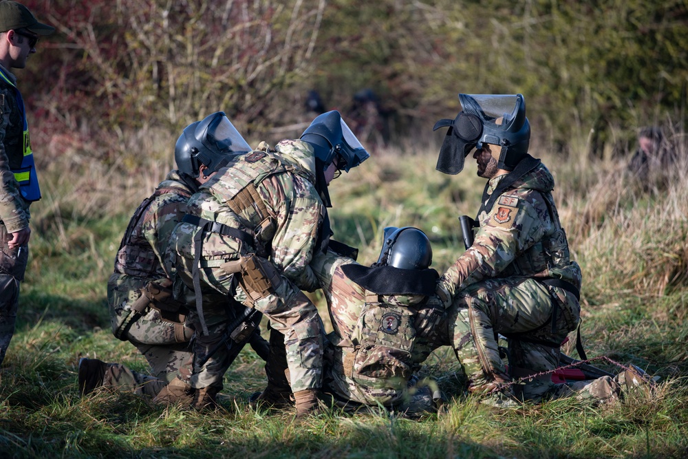 423d SFS completes weeklong weapons and tactics training