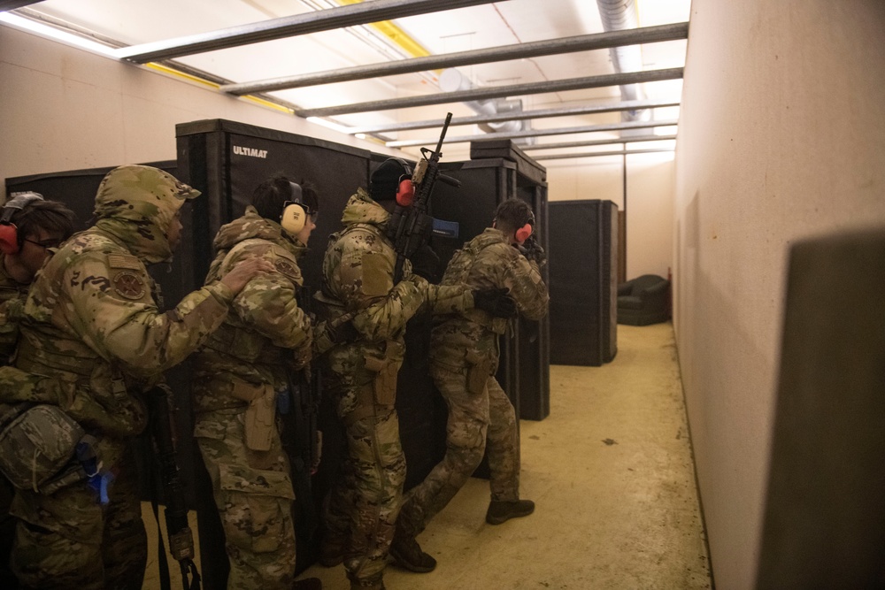 423d SFS completes weeklong weapons and tactics training