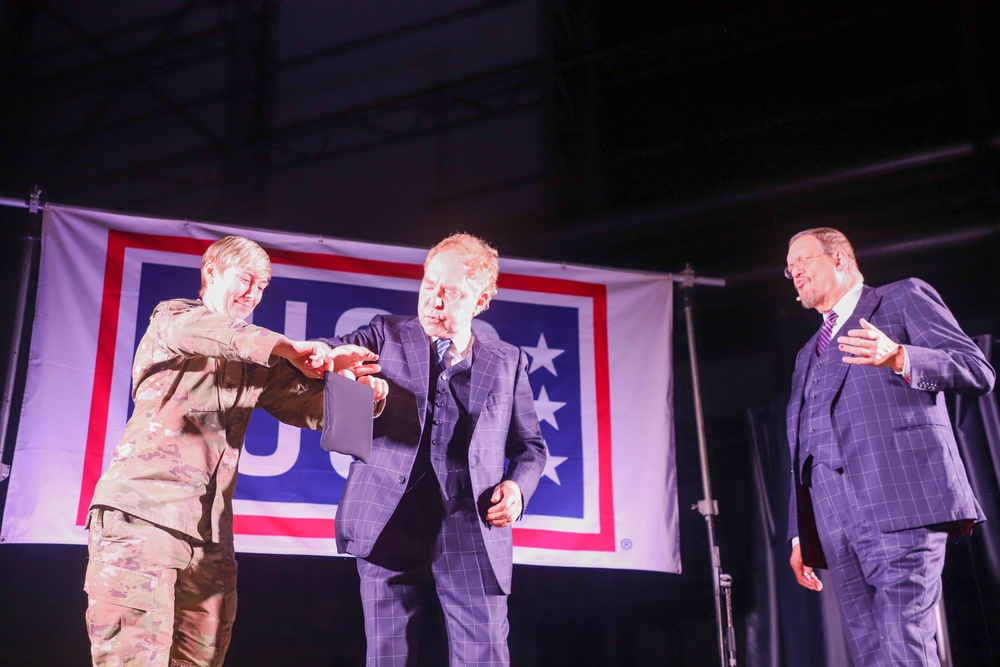 Sustainment Soldiers Participate in USO Holiday Tour