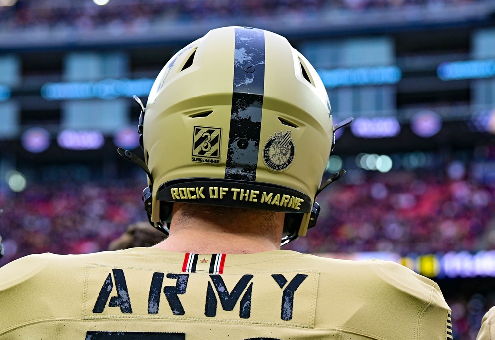 SECARMY Attends the 124th Army/Navy Game