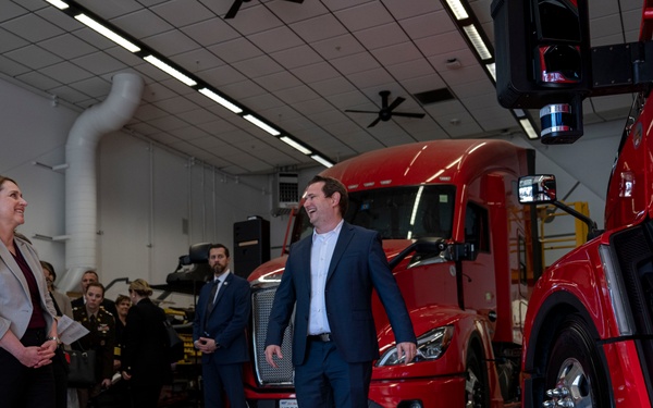 DSD Visits DIU, Kodiak Robotics, Skydio