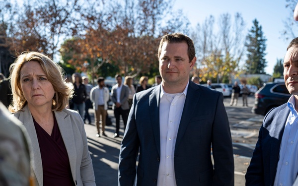 DSD Visits DIU, Kodiak Robotics, Skydio