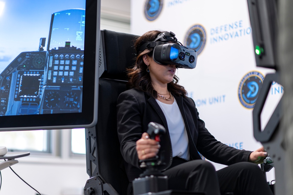 DSD Visits DIU, Kodiak Robotics, Skydio