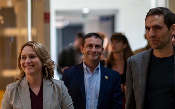 DSD Visits DIU, Kodiak Robotics, Skydio