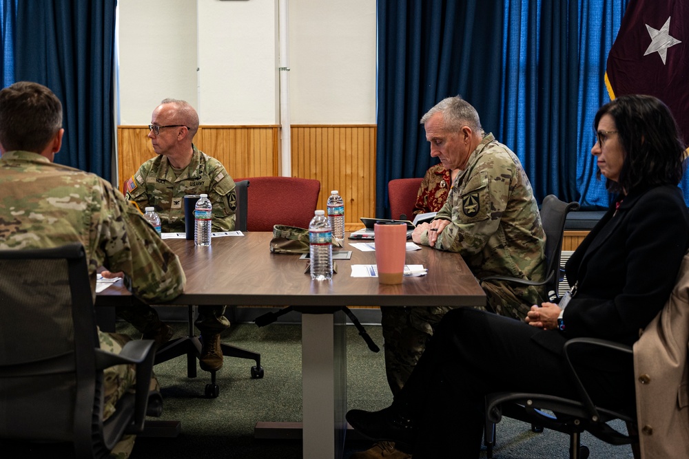 U.S. Army Medical Research and Development Command senior leaders visit USAMMDA for update brief