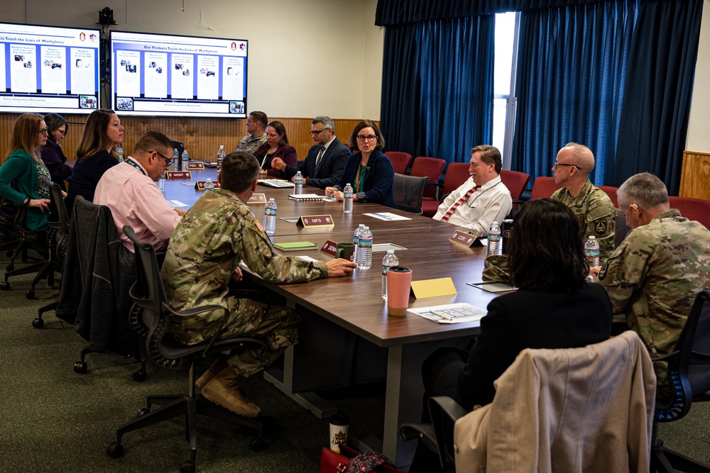 U.S. Army Medical Research and Development Command senior leaders visit USAMMDA for update brief