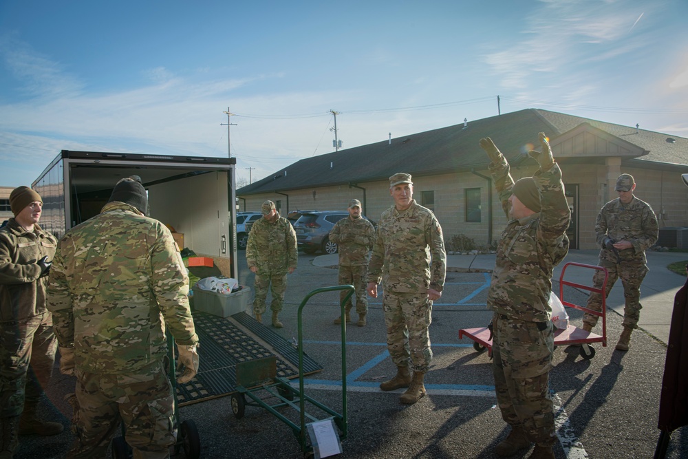 110th Wing deliver over 4800 lbs of good to Battle Creek's Haven of Rest