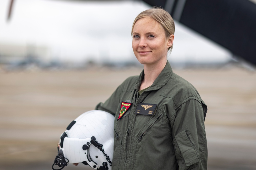 DVIDS - Images - Celebrating 50 Years Women Flying in the Navy: Capt ...