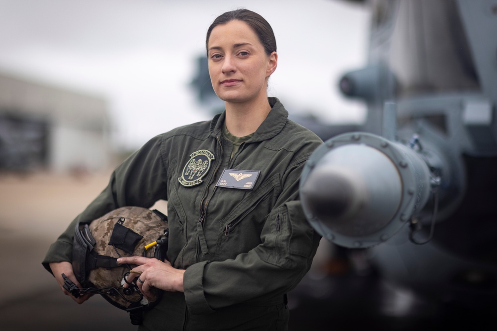 Celebrating 50 Years Women Flying in the Navy: Capt. Karah Jaeb Portraits