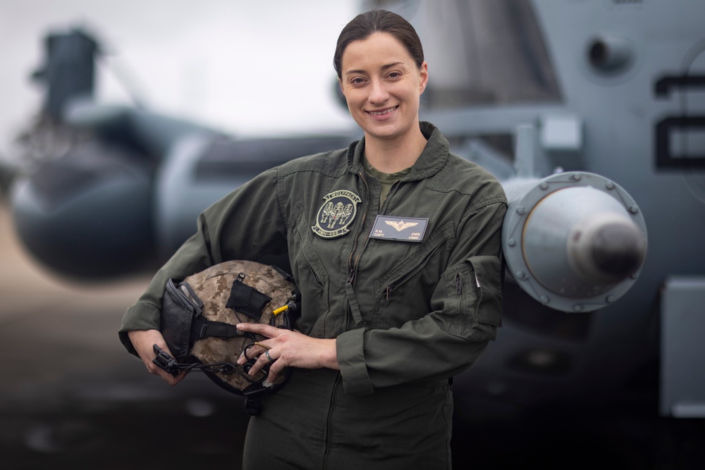 Celebrating 50 Years Women Flying in the Navy: Capt. Karah Jaeb Portraits