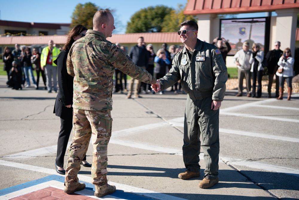 Travis AFB leadership delivers two new KC-46s to their new home 