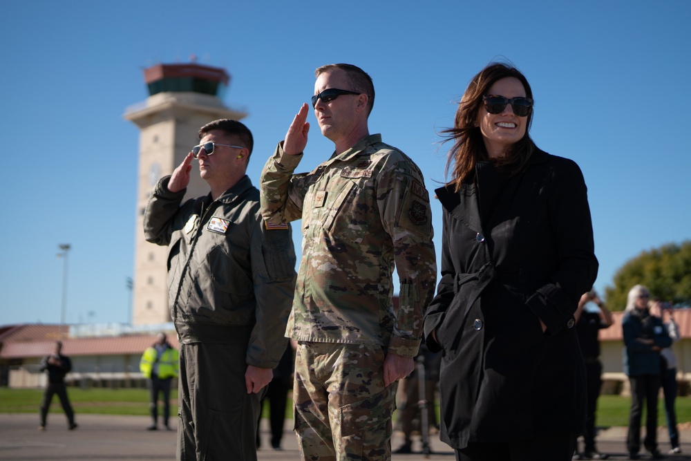 Travis AFB leadership delivers two new KC-46s to their new home 