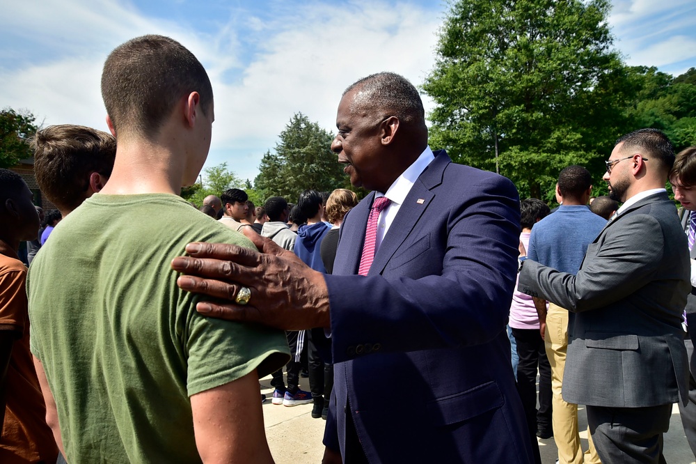 SECDEF Swears in New Recruits at Fort Meade