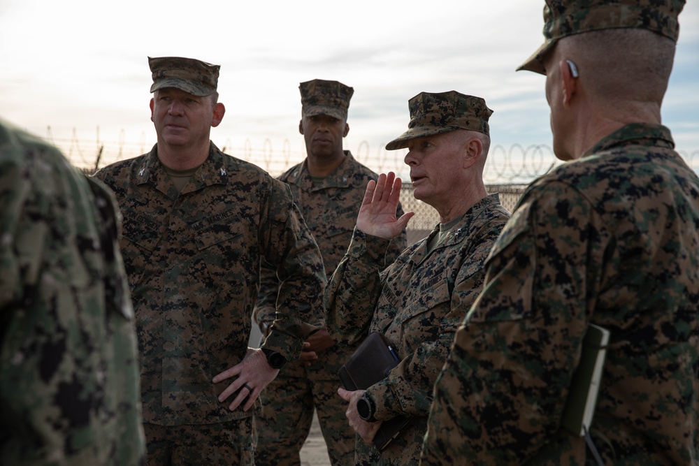 Major General Maxwell Visits MCRD San Diego