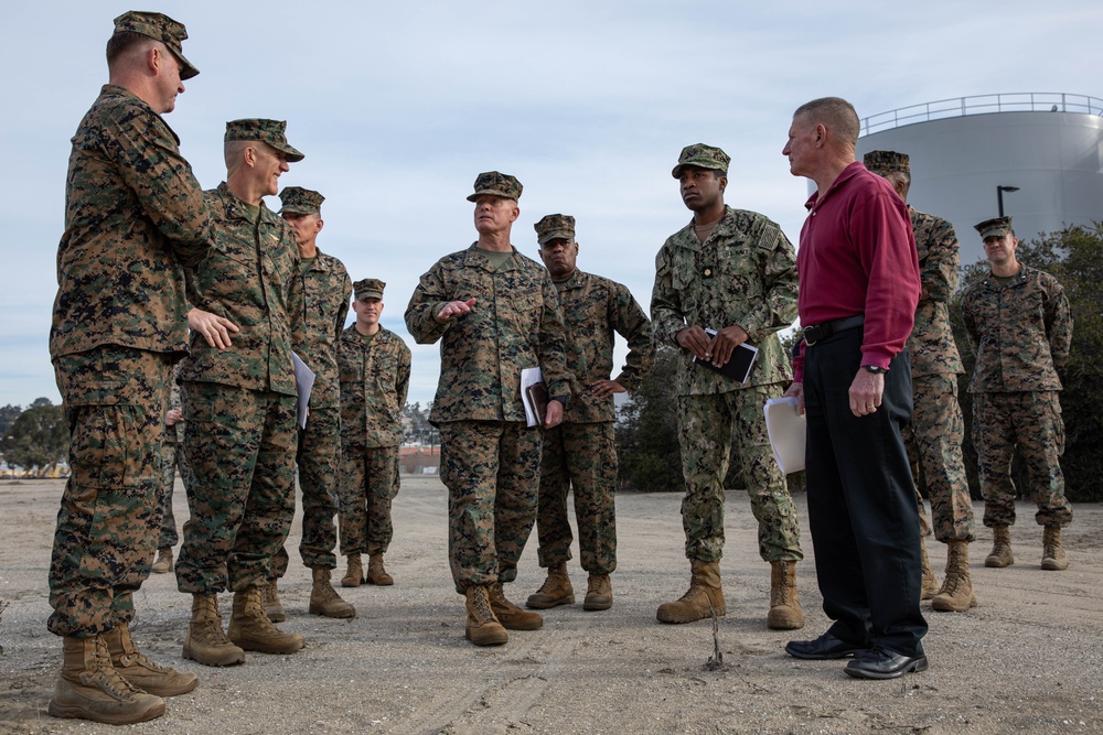 Major General Maxwell Visits MCRD San Diego