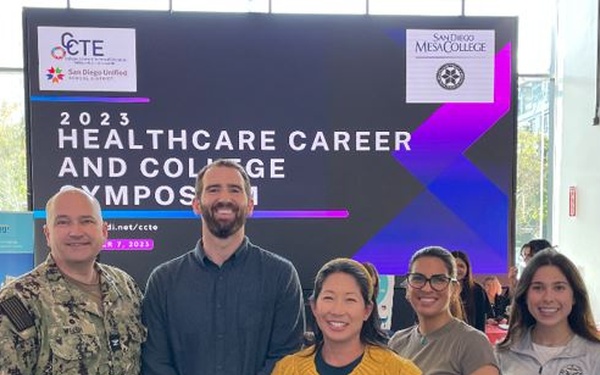 NAVAL HEALTH RESEARCH CENTER SCIENTISTS JOIN SAN DIEGO UNIFIED SCHOOL DISTRICT FOR HEALTH CAREER AND COLLEGE SYMPOSIUM