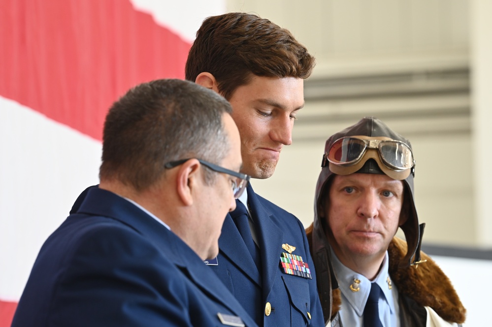 Coast Guard rescue swimmer receives Distinguished Flying Cross Award