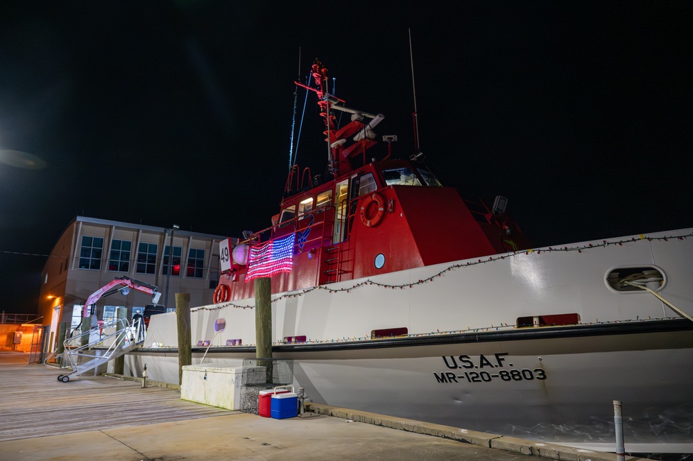 DVIDS Images Panama City Boat Parade of Lights returns [Image 9 of 9]