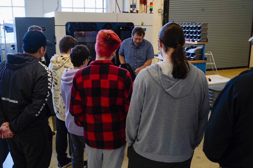 Student tours highlight STEM-related career paths at NUWC Division, Keyport