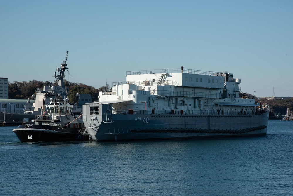 Barracks Craft Nueces (APL 40) Departs Yokosuka