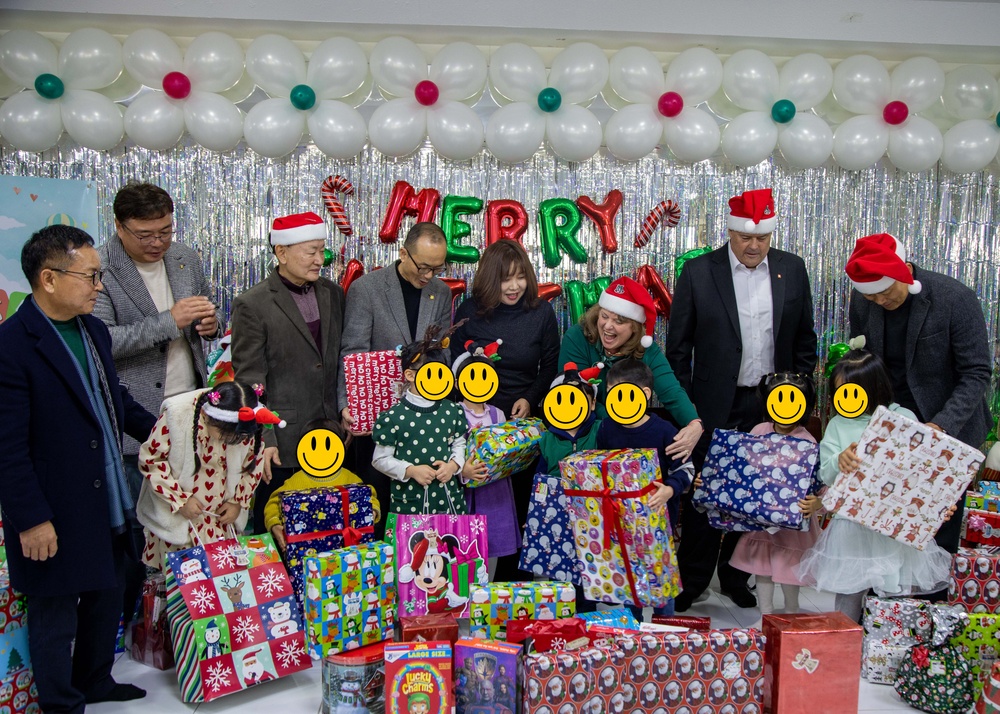 Eighth Army continues tradition of putting smiles on orphans' faces
