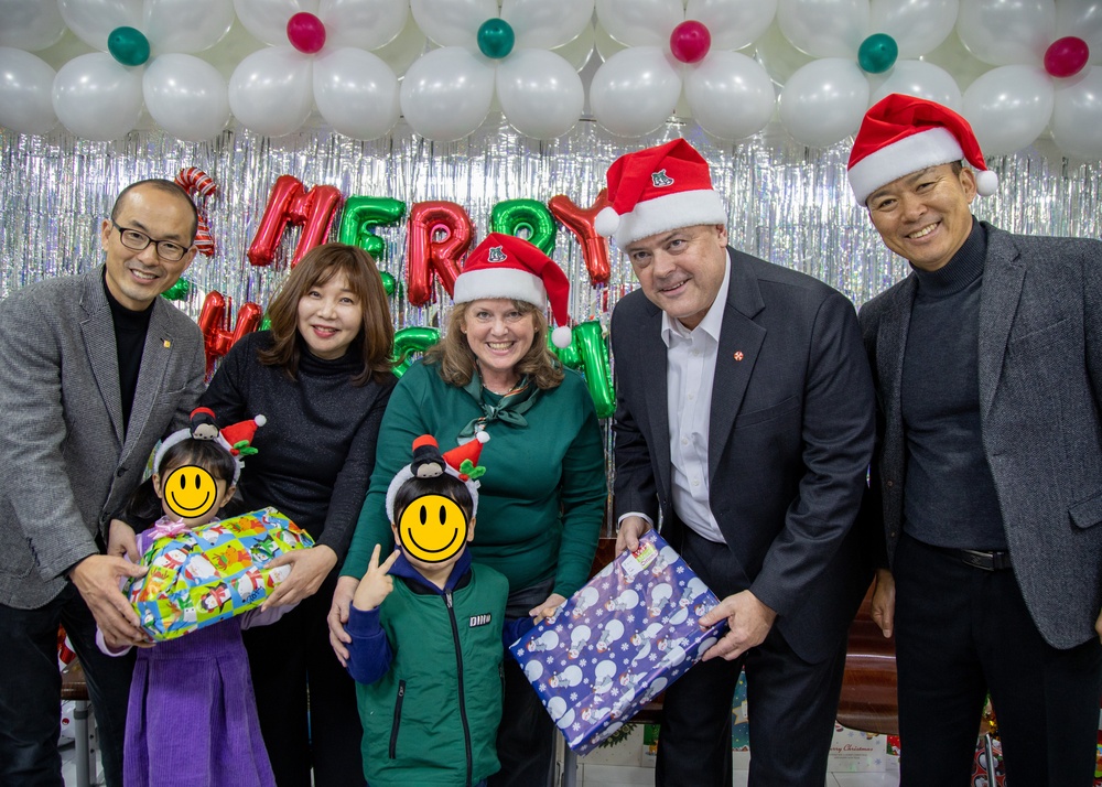 Eighth Army continues tradition of putting smiles on orphans' faces