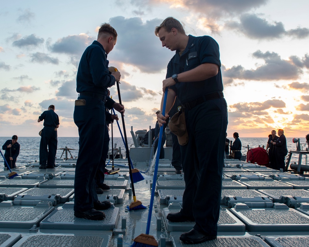 USS Hopper (DDG 70) Freshwater Wash Down