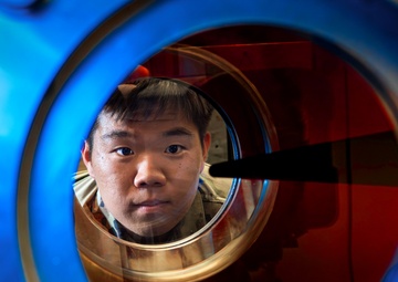 Cadets test for hypersonic speeds in aero wind tunnels