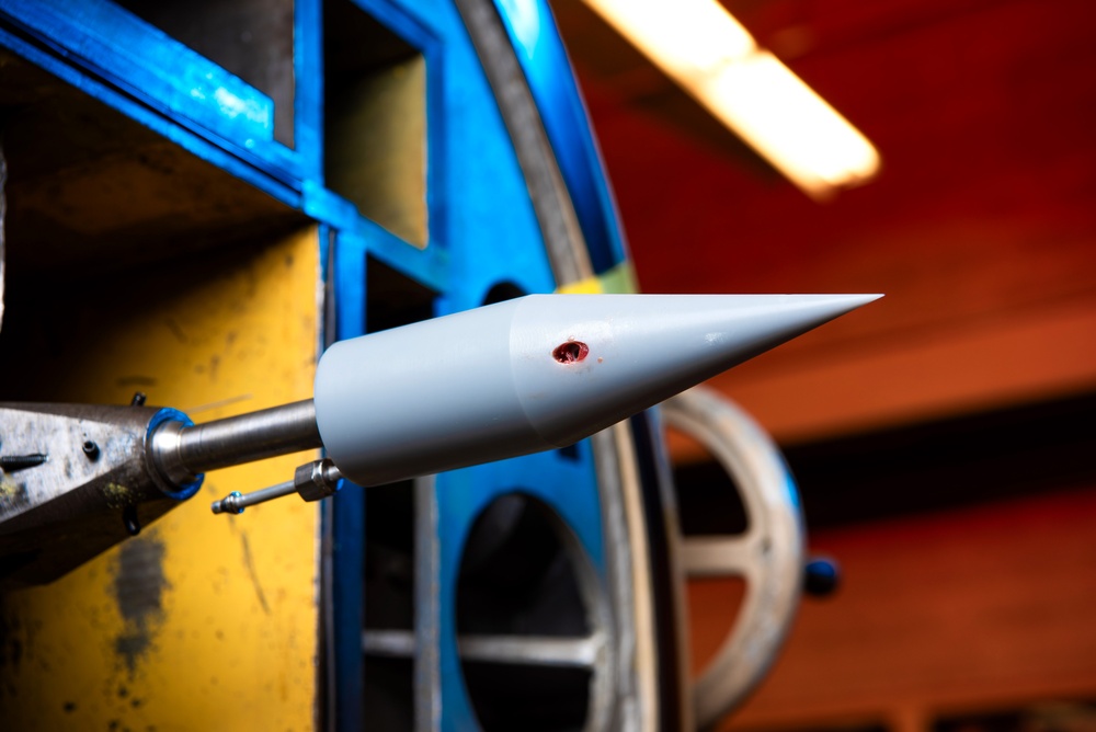 Cadets test for hypersonic speeds in aero wind tunnels