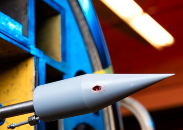 Cadets test for hypersonic speeds in aero wind tunnels