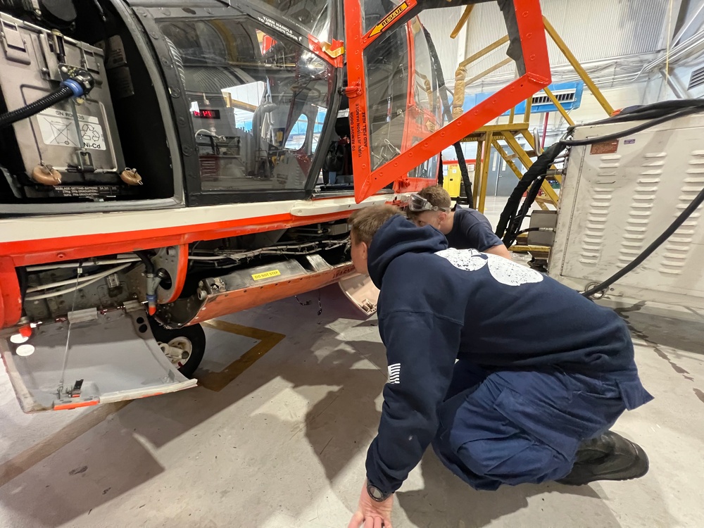 Photo of Coast Guard Air Station Savannah Helicopter Maintenance