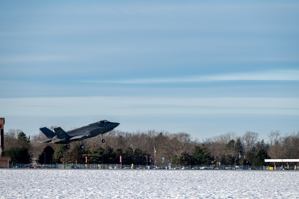 Cool December morning F-35 Launch