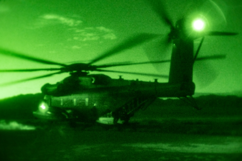 Joint Night External Lift: HMH-465 and 821st CRG