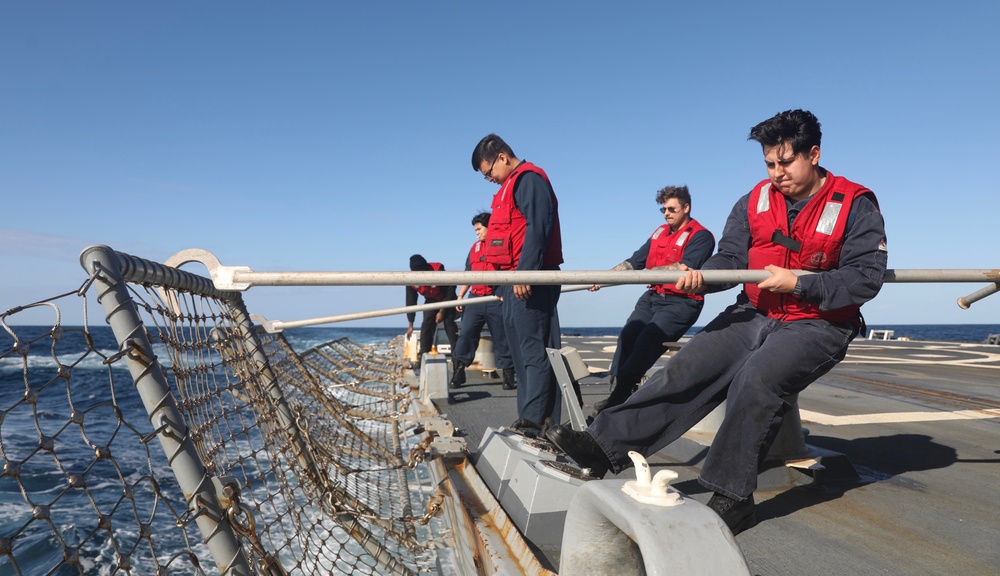 USS Dewey (DDG 105) Conducts Flight Operations