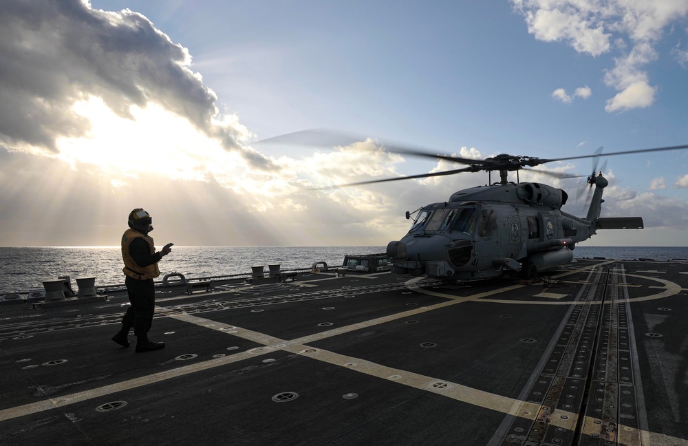 USS Dewey (DDG 105) Conducts Flight Operations