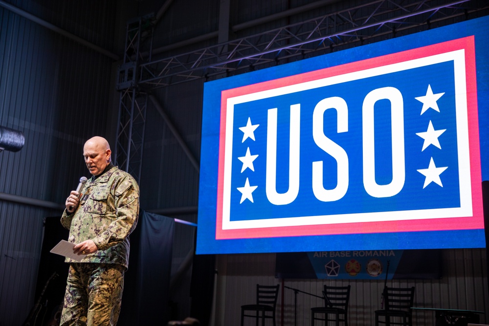 Vice Chairman visits troops at Mihail Kogalniceanu Air Base during USO Holidays Tour