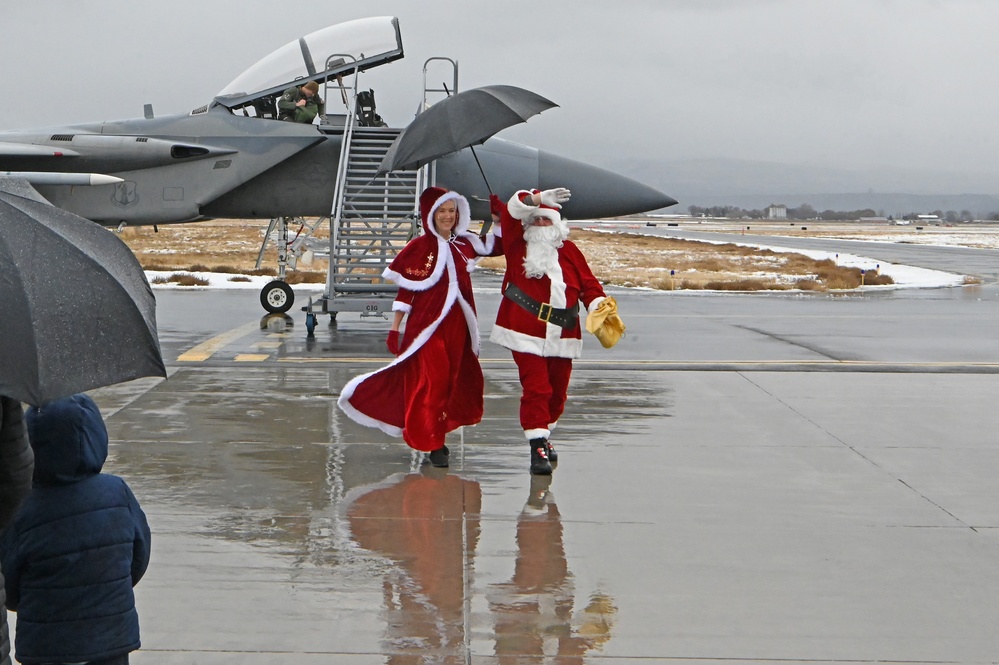 173rd Fighter Wing hosts annual Childrens Christmas Festival