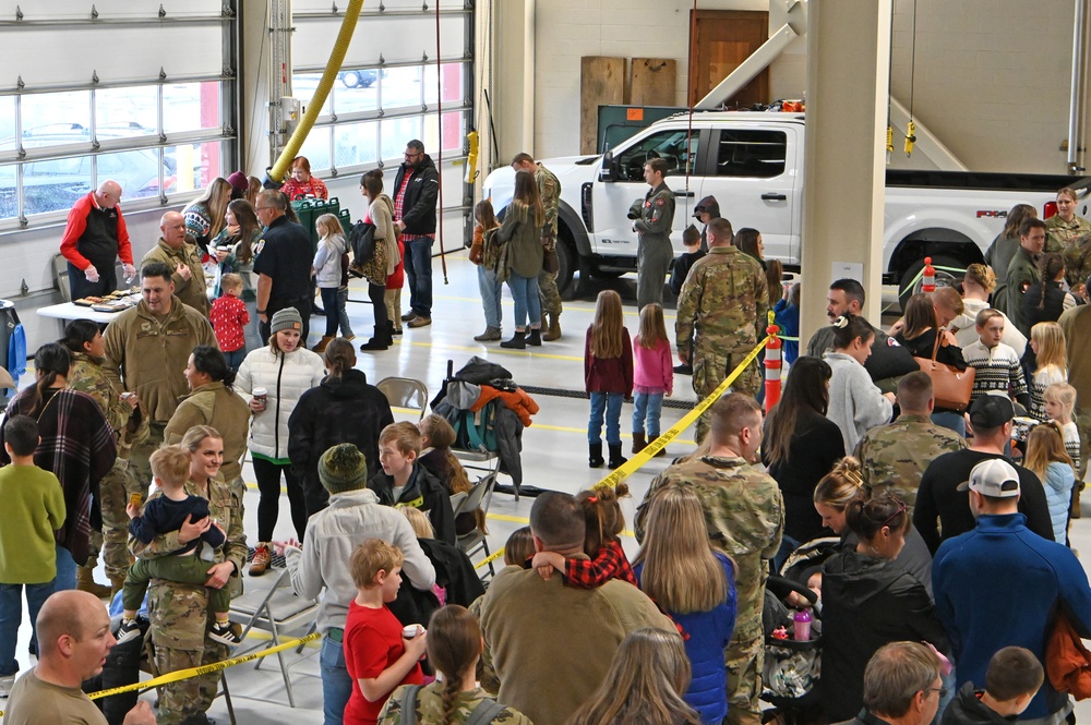 173rd Fighter Wing hosts annual Childrens Christmas Festival