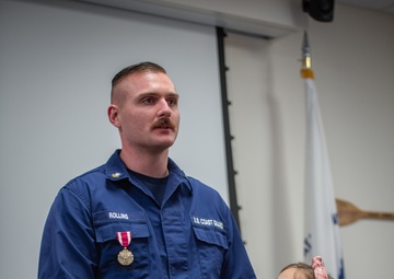 Strong enough: Coast Guardsman frees 2 trapped in sinking tugboat