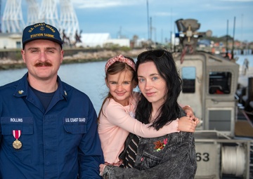 Strong enough: Coast Guardsman frees 2 trapped in sinking tugboat