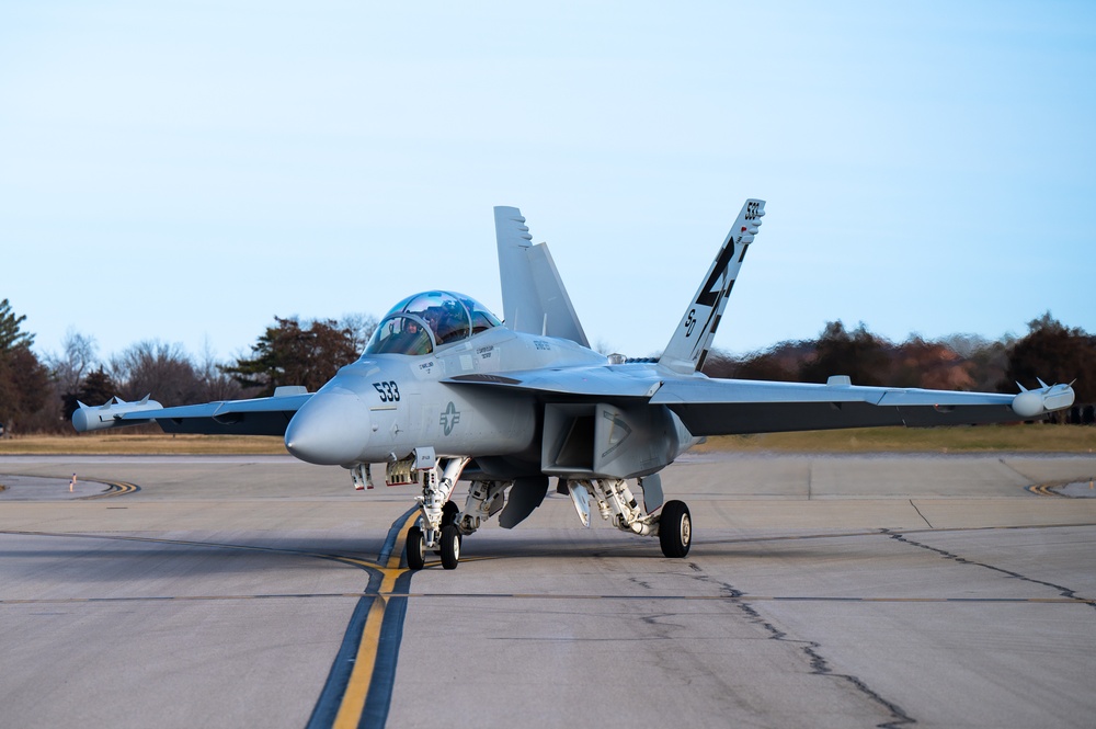 375th LRS Airmen perform hot-pit refuel on EA-18G Growler